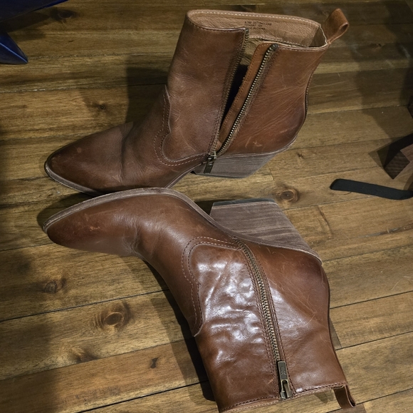 Frye Boots 8.5 - Picture 2 of 5